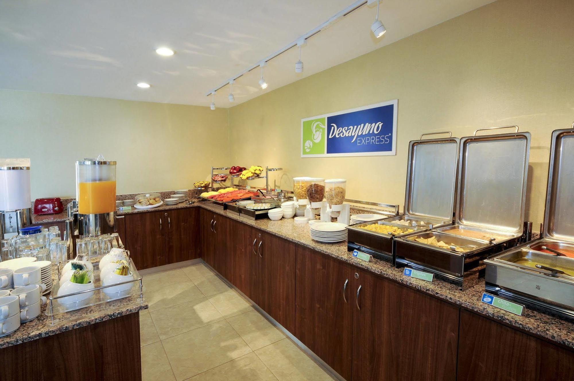 HOLIDAY INN EXPRESS TOLUCA, AN IHG HOTEL TOLUCA 4* (Mexico) - from US$ 51 |  BOOKED